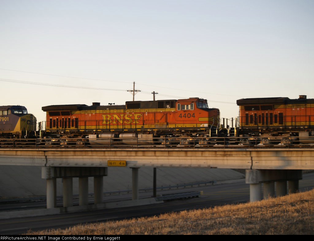 BNSF 4404